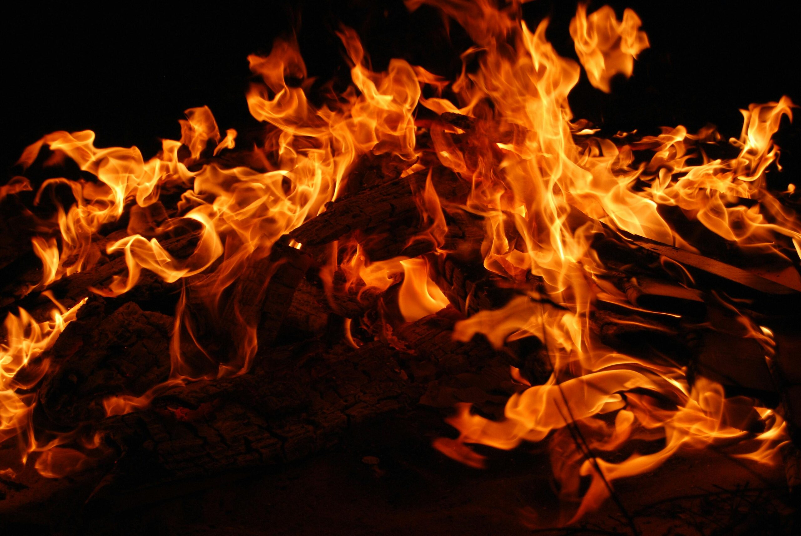 Fond chaleureux de feu pour faire monter votre température intérieur !